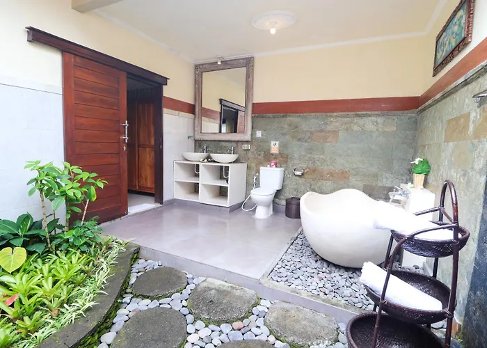 Jj And Ubud (Bali)